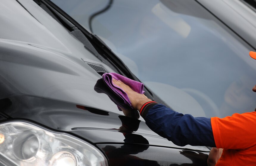 Клиентам перехватывающей парковки бесплатно помыли машины 7 фото