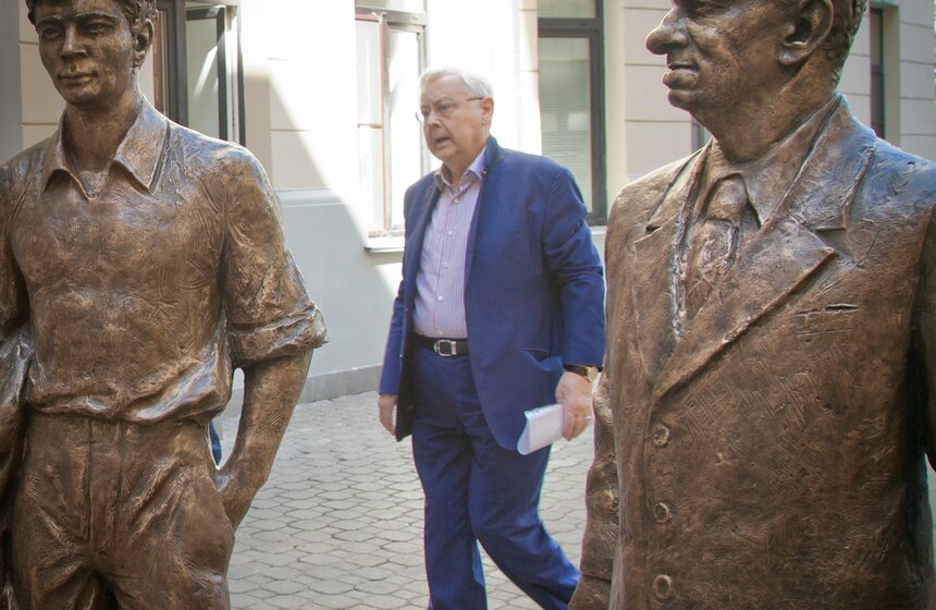 Книгу "Табаков русской сцены" представили в столице 7 фото