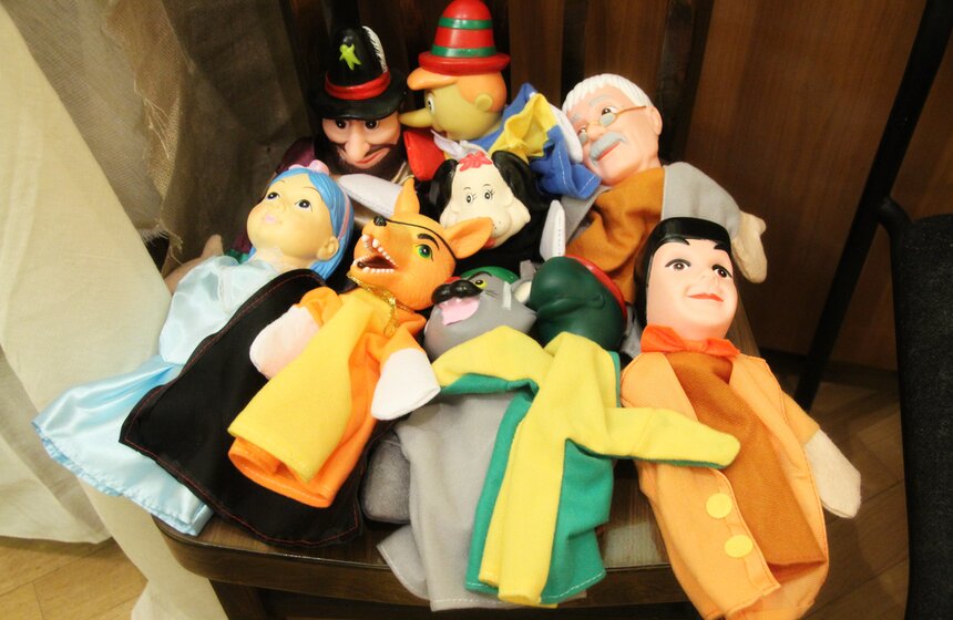 В столице открылась выставка деревянных кукол 1 фото