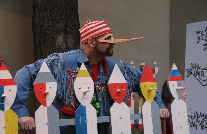 В столице открылась выставка деревянных кукол 11 фото