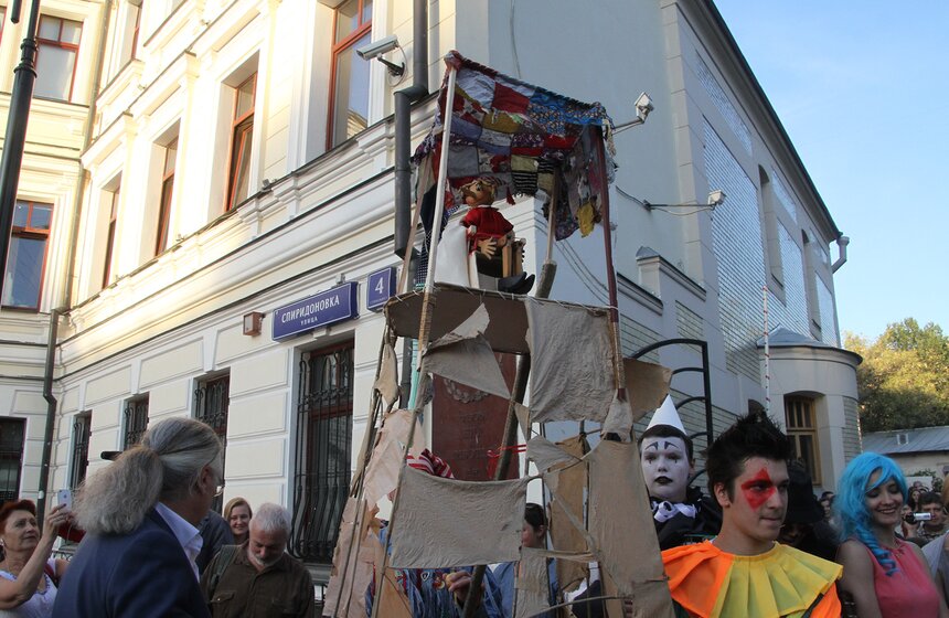 В столице открылась выставка деревянных кукол 7 фото