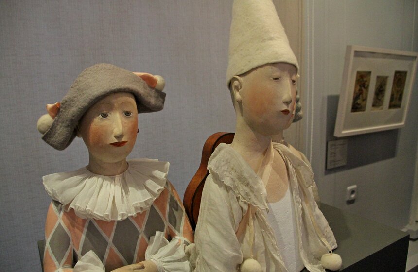 В столице открылась выставка деревянных кукол 14 фото