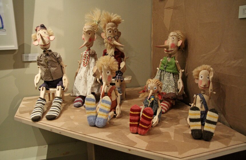 В столице открылась выставка деревянных кукол 17 фото