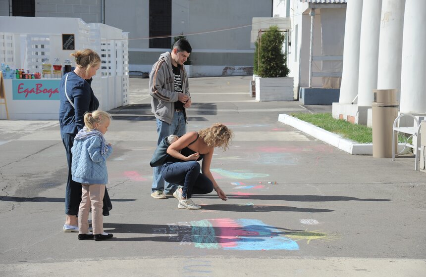 В Москве прошел детский фестиваль рисунков на асфальте 1 фото