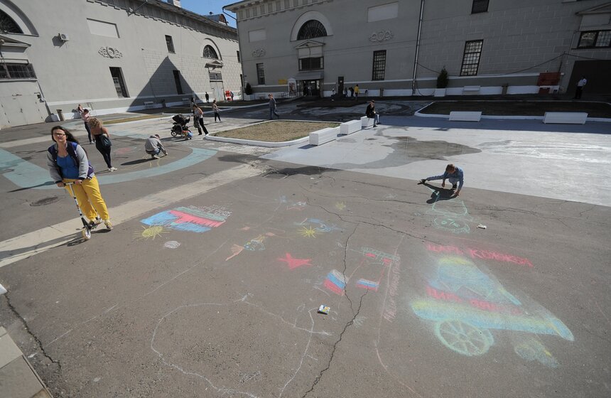 В Москве прошел детский фестиваль рисунков на асфальте 11 фото