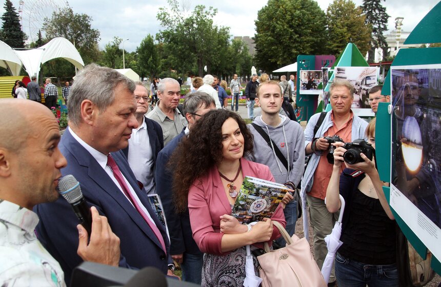 На ВДНХ открылась выставка победителей конкурса "Планета Москва" 15 фото