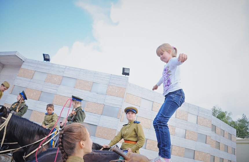 В "Сокольниках" прошел фестиваль "Россия на коне" 13 фото