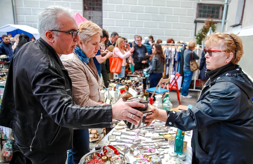 В Музее Москвы прошел юбилейный Городской блошиный рынок 15 фото