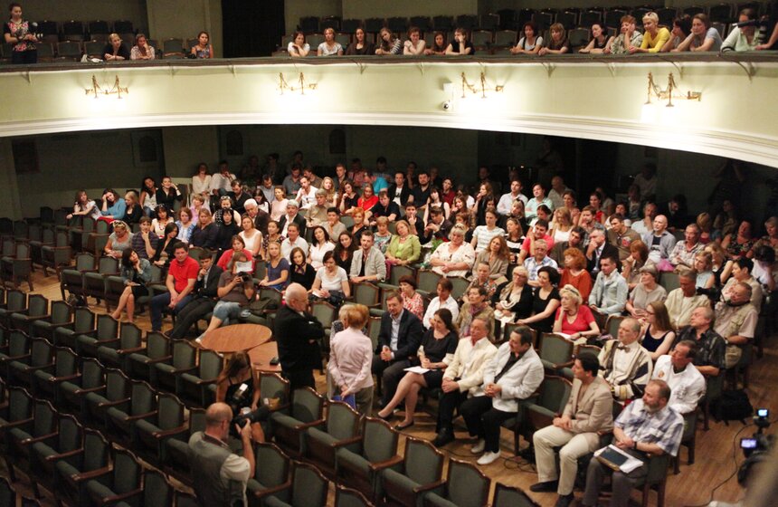 В РАМТе прошел традиционный сбор труппы 17 фото