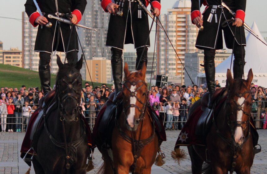 Конное шоу в парке Победы 10 фото