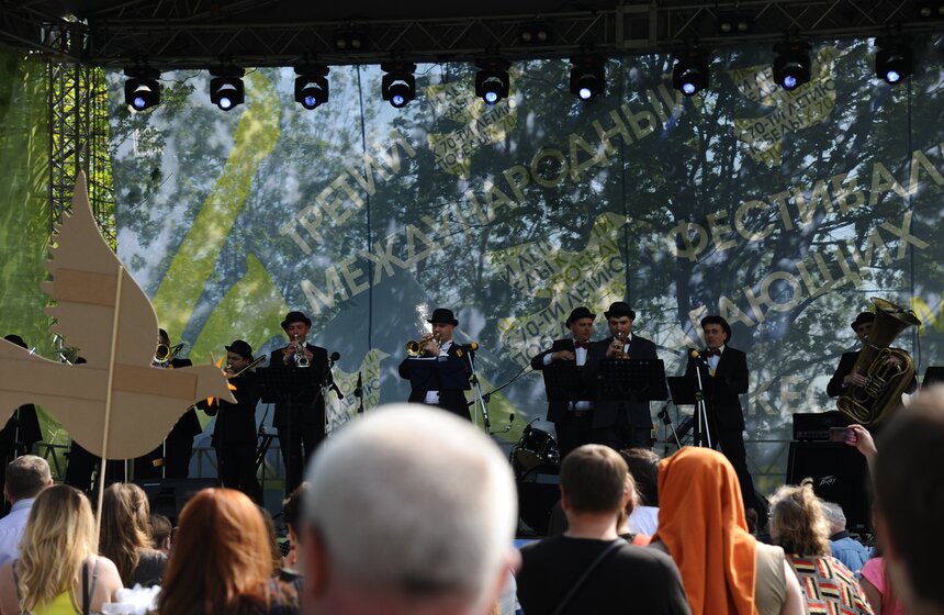 "Фестиваль шагающих оркестров" в МУЗЕОНЕ 13 фото