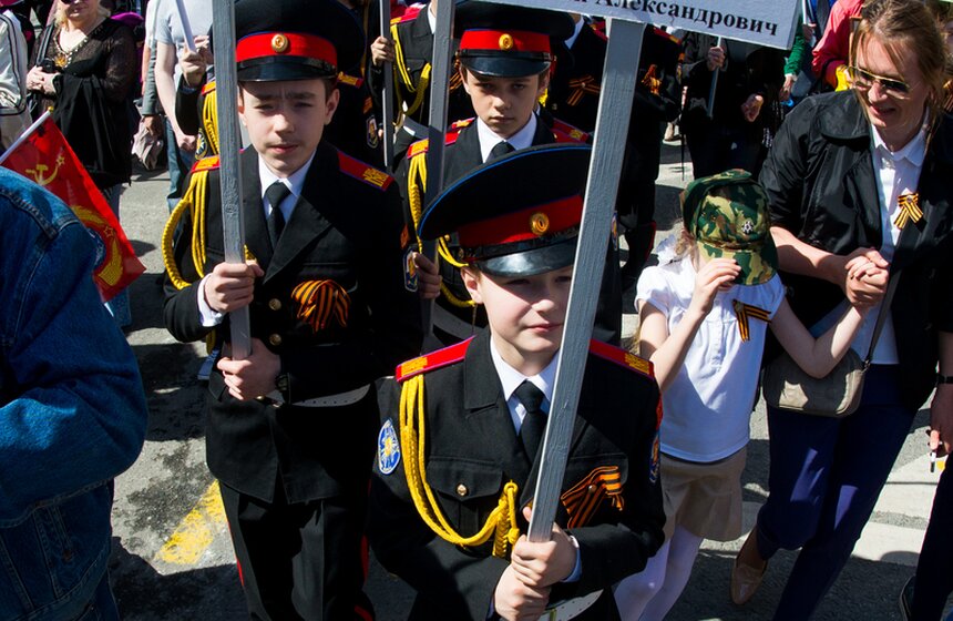 Полмиллиона москвичей прошли по городу с "Бессмертным полком" 24 фото