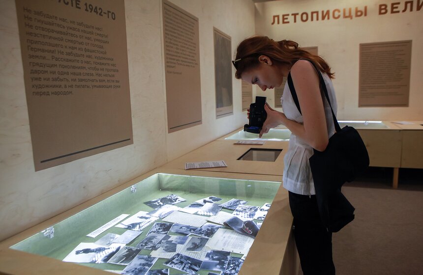 В Москве открылась выставка "Они снимали войну" 21 фото