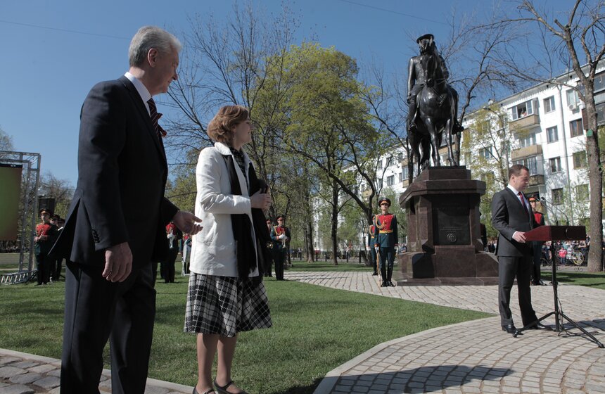 В Москве открыли памятник маршалу Рокоссовскому 15 фото