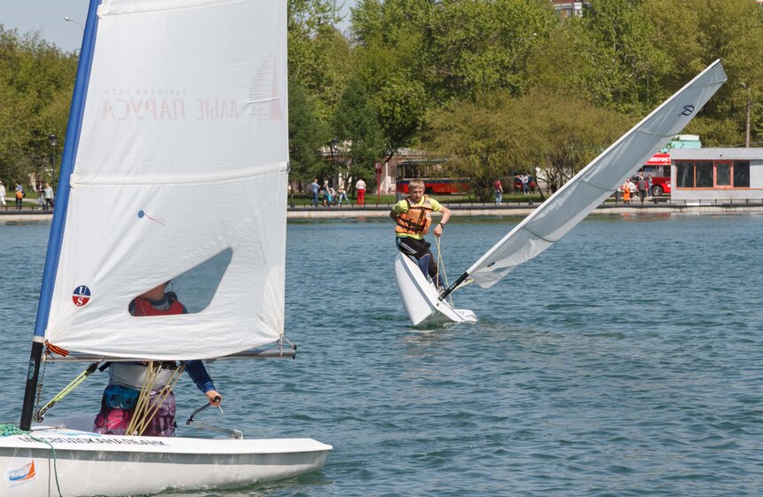 На Останкинском пруду прошла детская парусная регата 17 фото