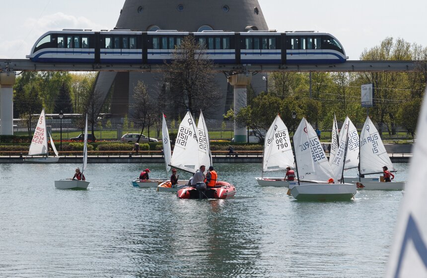 На Останкинском пруду прошла детская парусная регата 19 фото