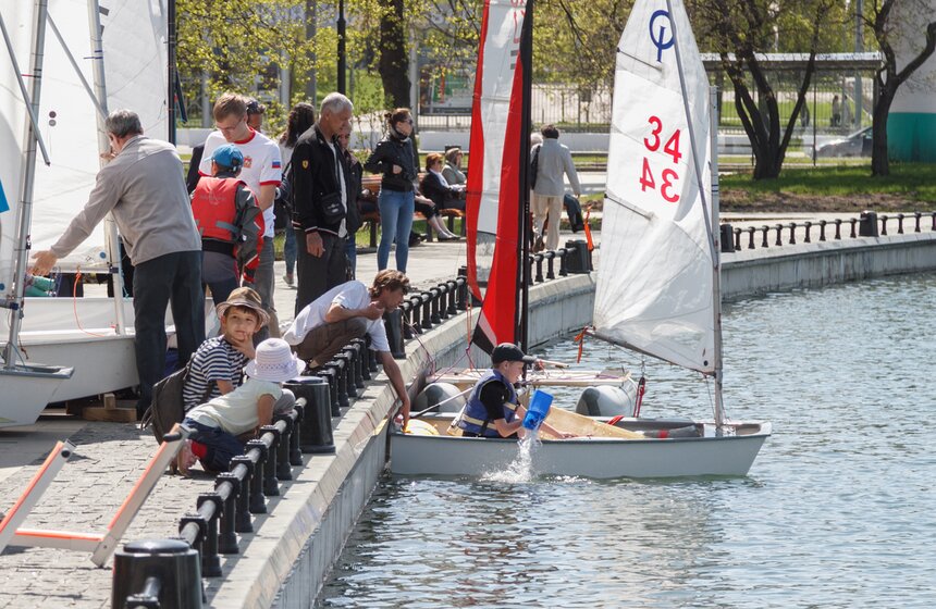 На Останкинском пруду прошла детская парусная регата 9 фото