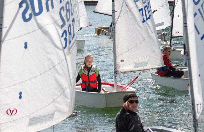 На Останкинском пруду прошла детская парусная регата 11 фото