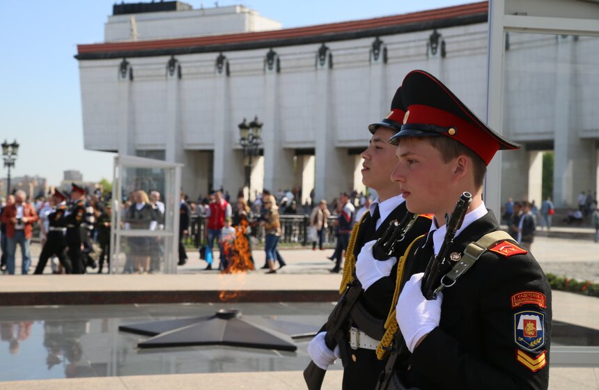 На Поклонной горе прошли праздничные гуляния 20 фото