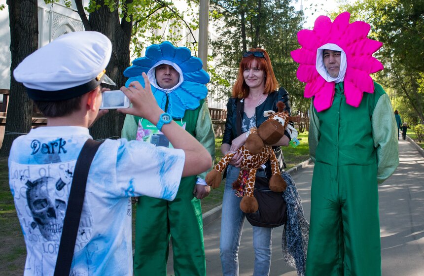 В павильоне "Азербайджан" на ВДНХ прошел Праздник цветов 8 фото