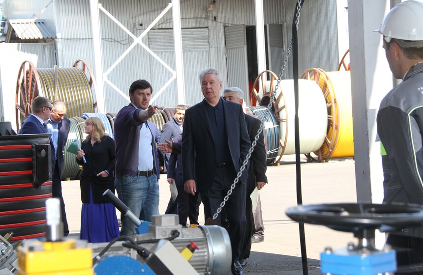 Сергей Собянин посетил завод по производству пластиковых труб 11 фото