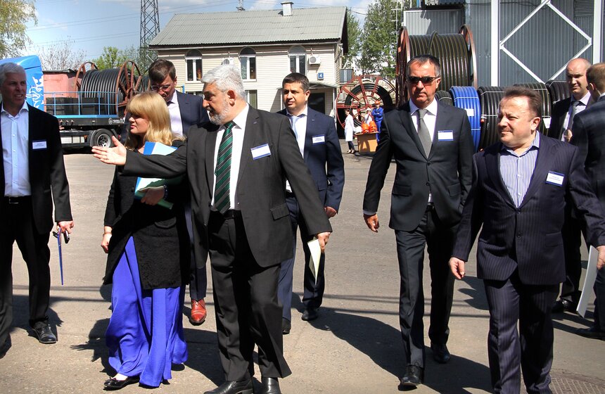 Сергей Собянин посетил завод по производству пластиковых труб 7 фото