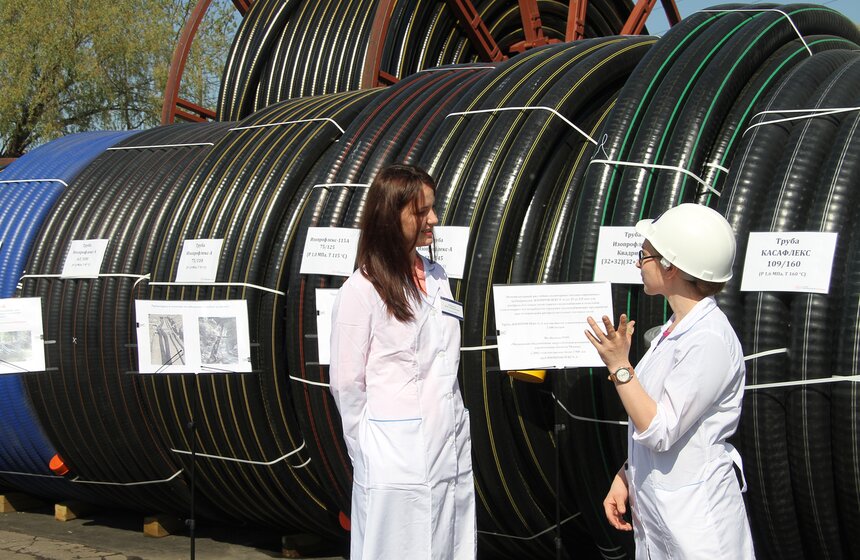 Сергей Собянин посетил завод по производству пластиковых труб 6 фото
