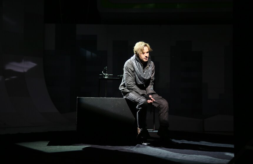 Александр Петров сыграл Гамлета в программе "Театр. Избранное" 11 фото