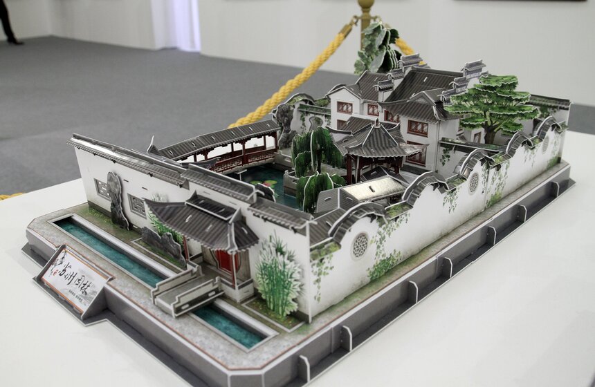 На ВДНХ открылась экспозиция "110 лет китайскому кинематографу" 8 фото