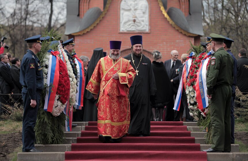 Мэр принял участие в церемонии перезахоронения князя Романова 26 фото