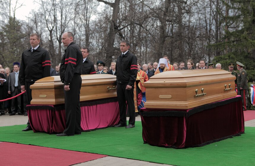 Мэр принял участие в церемонии перезахоронения князя Романова 20 фото