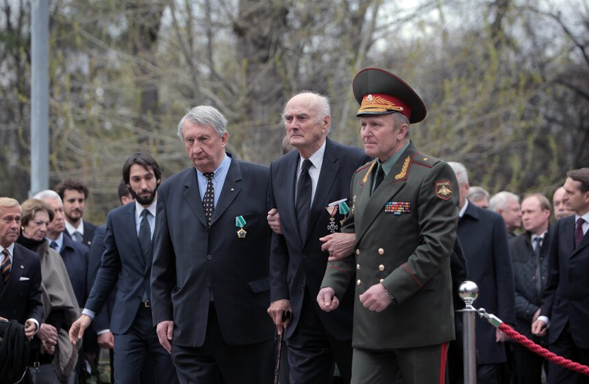 Мэр принял участие в церемонии перезахоронения князя Романова 24 фото