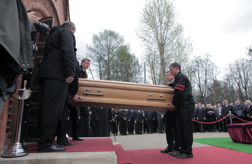 Мэр принял участие в церемонии перезахоронения князя Романова 22 фото