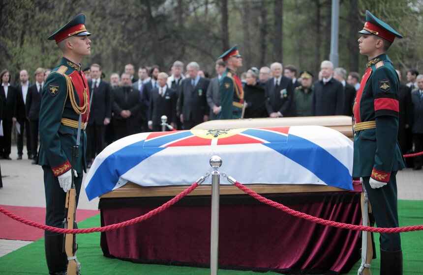 Мэр принял участие в церемонии перезахоронения князя Романова 8 фото