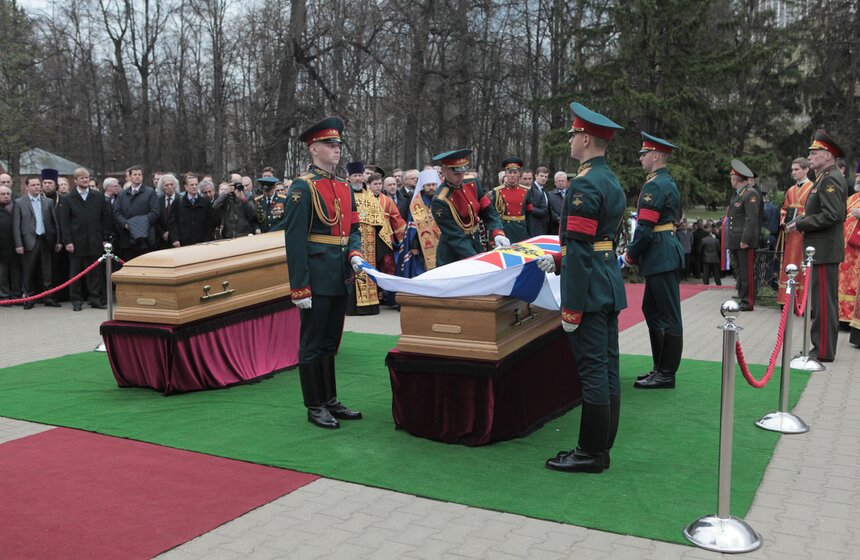 Мэр принял участие в церемонии перезахоронения князя Романова 18 фото