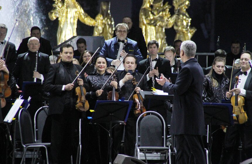 На ВДНХ дан старт сезону фонтанов 11 фото