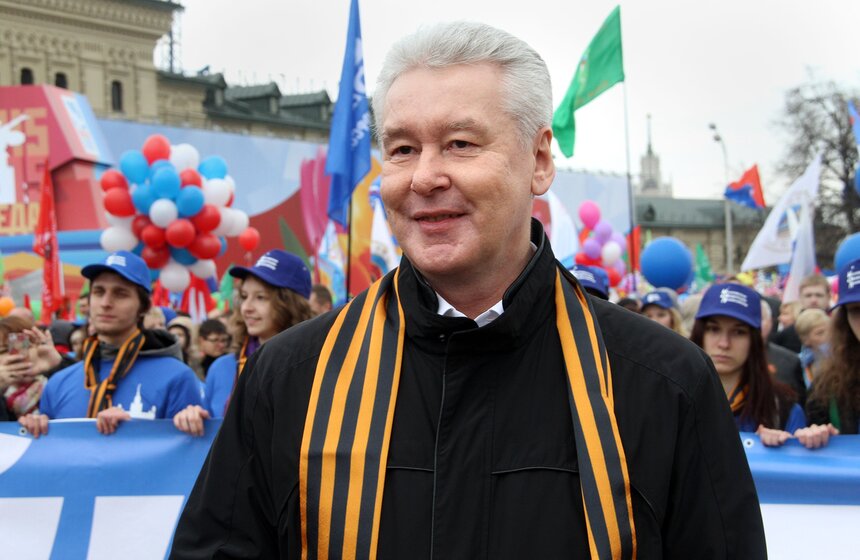 Первомайское шествие профсоюзов на Красной площади 11 фото