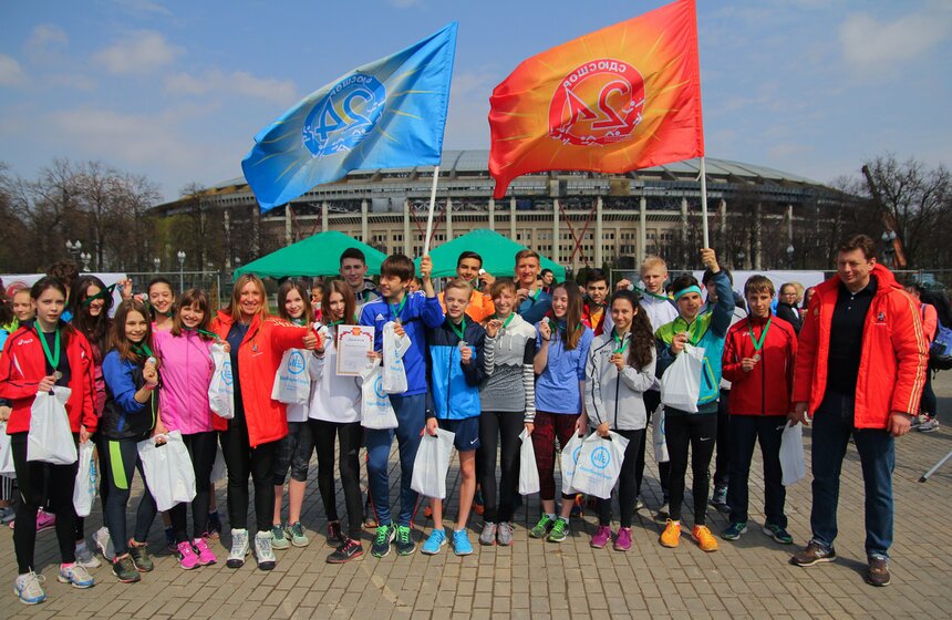 В Лужниках прошла весенняя легкоатлетическая эстафета 20 фото