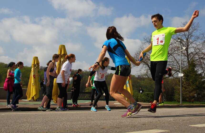 В Лужниках прошла весенняя легкоатлетическая эстафета 6 фото