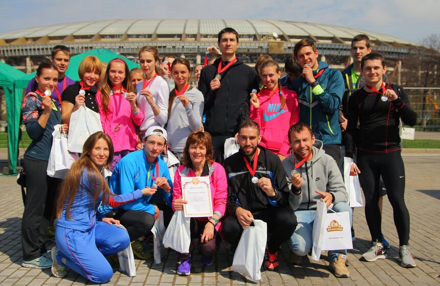 В Лужниках прошла весенняя легкоатлетическая эстафета 17 фото