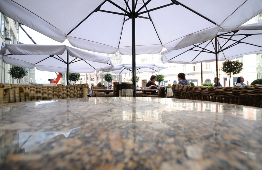 В Москве открылись первые летние кафе и веранды 7 фото