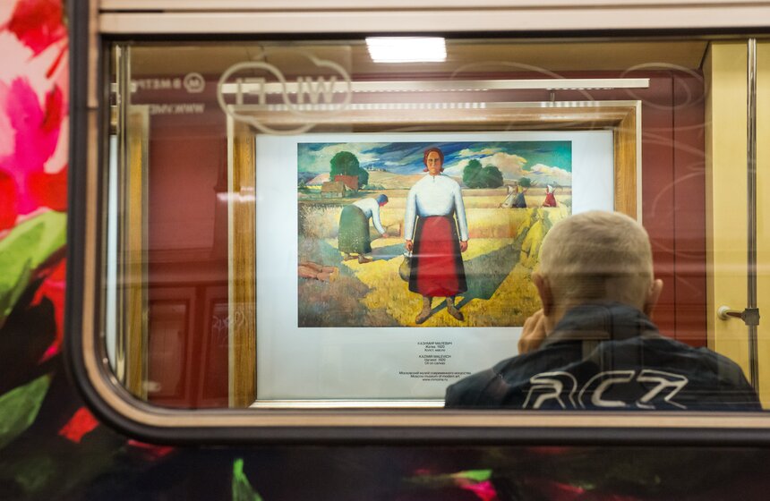 В поезде-картинной галерее "Акварель" обновилась экспозиция 18 фото