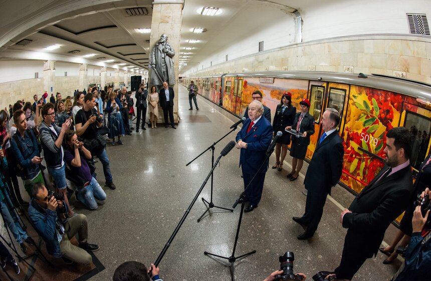 В поезде-картинной галерее "Акварель" обновилась экспозиция 5 фото