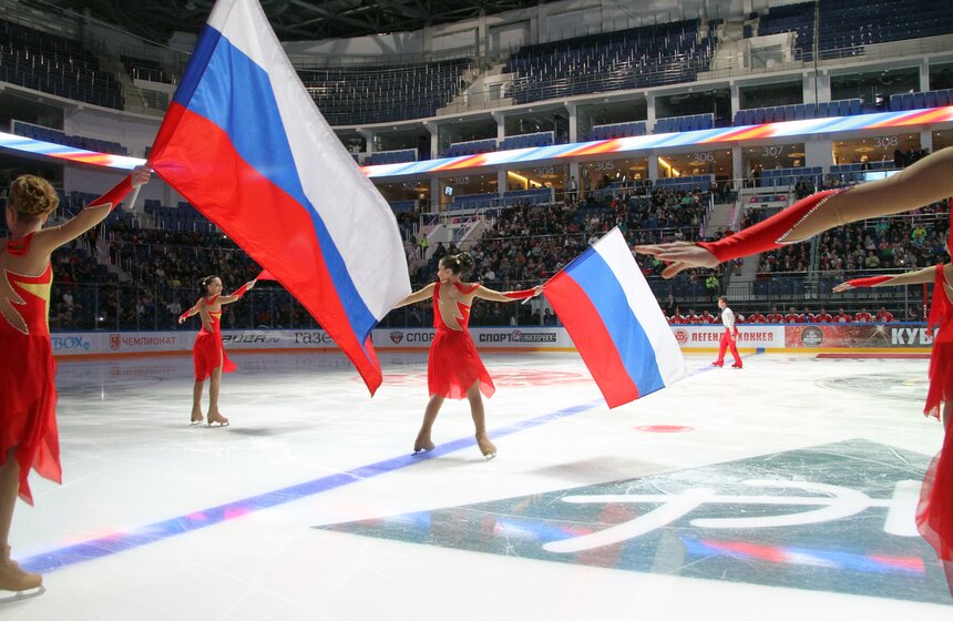 Сергей Собянин открыл гала-матч хоккейного "Кубка легенд" 2 фото