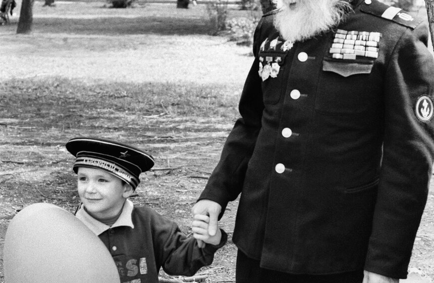 Ветеран Великой Отечественной войны Подгурский М.В. с внуком Илюшей, 1991 год. Фото: ТАСС/ Андрей Бабушкин