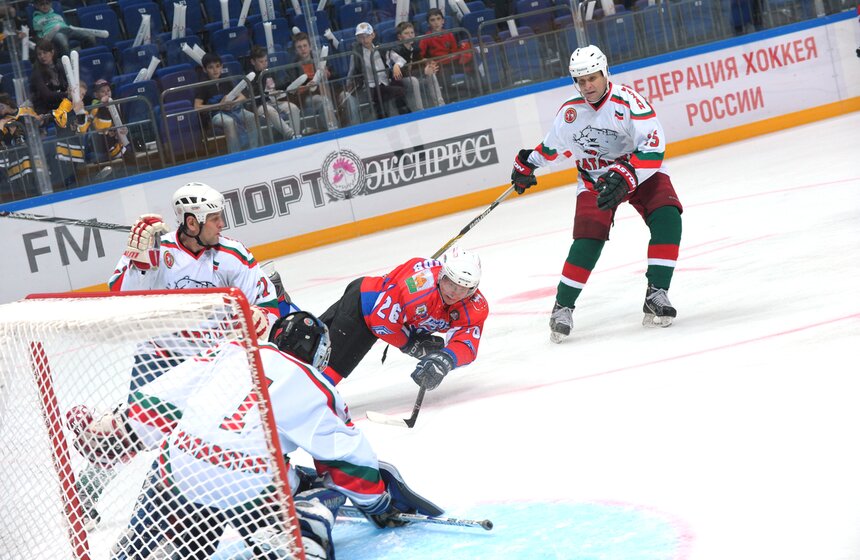 Состоялся финал хоккейного "Кубка легенд" 2 фото