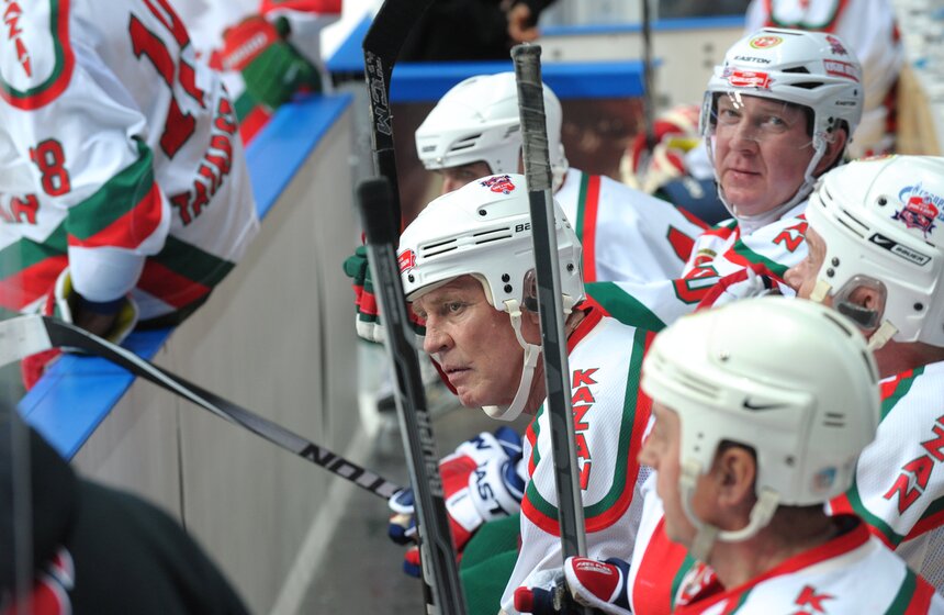 Состоялся финал хоккейного "Кубка легенд" 12 фото