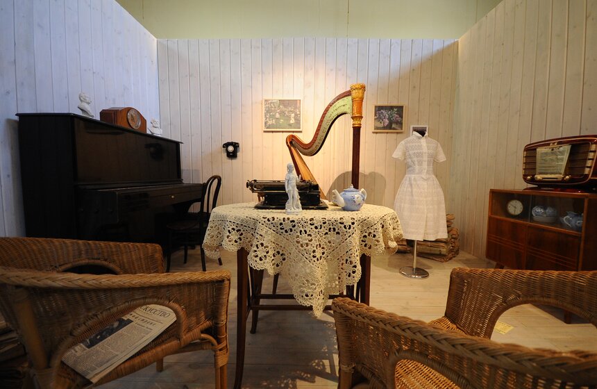 В Кузьминках открылась выставка "Так жили мы на даче" 16 фото