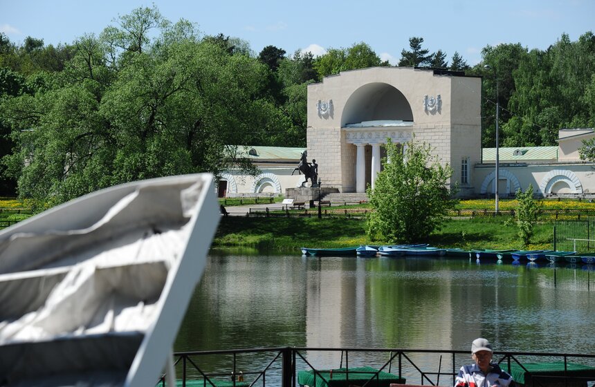 В Кузьминках открылась выставка "Так жили мы на даче" 1 фото