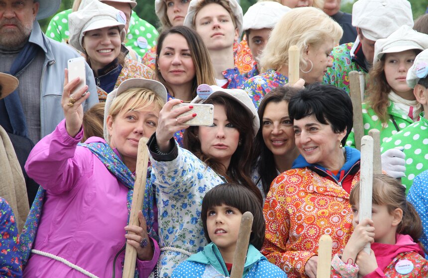 На ВДНХ высадили вишневый сад 14 фото